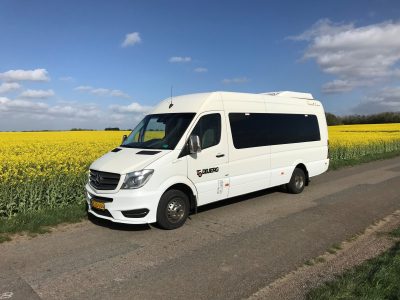 Leje af minibus - Mindre selskaber kan med fordel tage et kig på vores flotte minibusser - book jeres næste udflugt i dag.